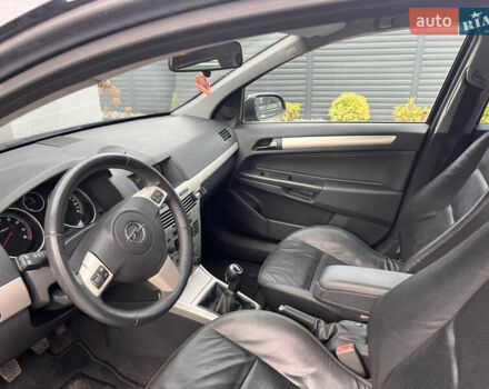 Чорний Опель Астра, об'ємом двигуна 1.6 л та пробігом 265 тис. км за 4700 $, фото 12 на Automoto.ua