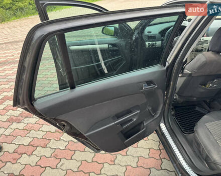 Черный Опель Астра, объемом двигателя 1.36 л и пробегом 213 тыс. км за 3900 $, фото 19 на Automoto.ua