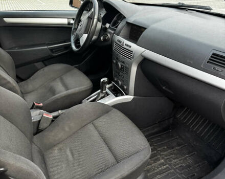 Черный Опель Астра, объемом двигателя 1.8 л и пробегом 405 тыс. км за 5500 $, фото 12 на Automoto.ua