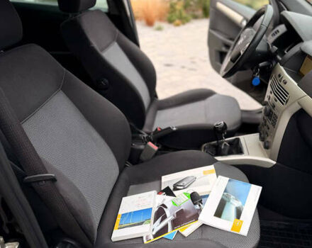 Чорний Опель Астра, об'ємом двигуна 1.8 л та пробігом 320 тис. км за 5400 $, фото 47 на Automoto.ua