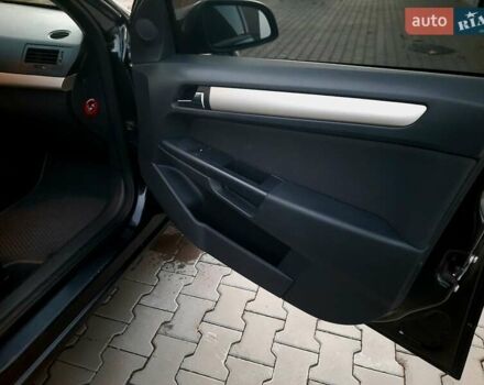 Черный Опель Астра, объемом двигателя 1.6 л и пробегом 327 тыс. км за 4400 $, фото 18 на Automoto.ua