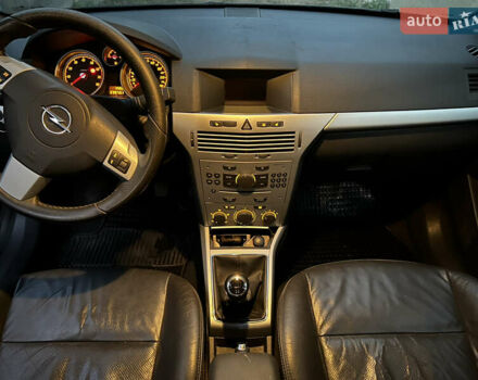 Опель Астра 2008 в Чернигове на Automoto.ua Черный Опель Астра, объемом двигателя 1.8 л и пробегом 243 тыс. км за 5300 $, фото 7 на Automoto.ua