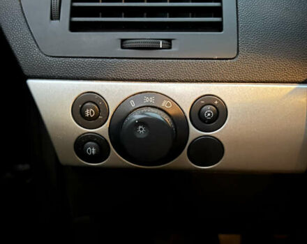 Опель Астра 2008 в Чернигове на Automoto.ua Черный Опель Астра, объемом двигателя 1.8 л и пробегом 243 тыс. км за 5300 $, фото 4 на Automoto.ua