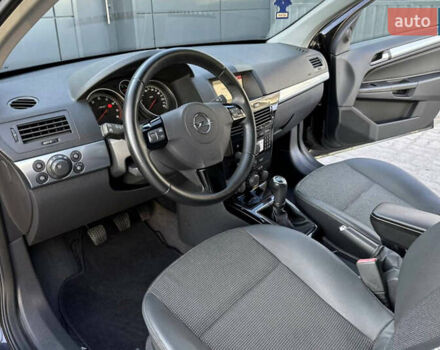 Черный Опель Астра, объемом двигателя 1.6 л и пробегом 197 тыс. км за 5700 $, фото 22 на Automoto.ua