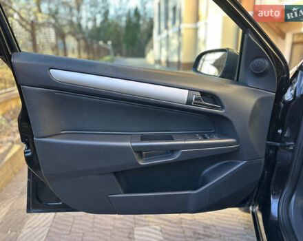 Черный Опель Астра, объемом двигателя 1.6 л и пробегом 180 тыс. км за 5499 $, фото 137 на Automoto.ua