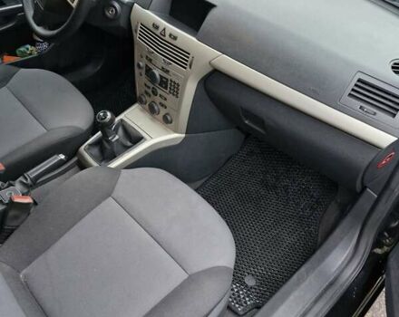 Чорний Опель Астра, об'ємом двигуна 1.6 л та пробігом 280 тис. км за 6100 $, фото 18 на Automoto.ua