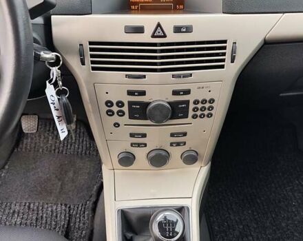 Чорний Опель Астра, об'ємом двигуна 1.6 л та пробігом 217 тис. км за 5600 $, фото 26 на Automoto.ua