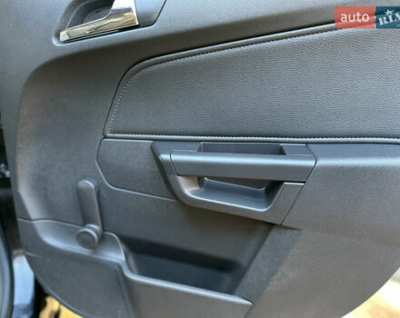 Черный Опель Астра, объемом двигателя 1.6 л и пробегом 180 тыс. км за 5499 $, фото 159 на Automoto.ua