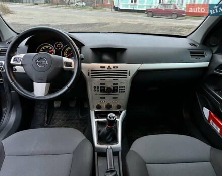 Черный Опель Астра, объемом двигателя 1.8 л и пробегом 209 тыс. км за 5600 $, фото 13 на Automoto.ua