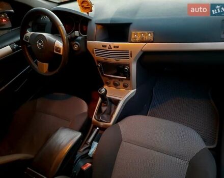 Черный Опель Астра, объемом двигателя 1.6 л и пробегом 327 тыс. км за 4400 $, фото 17 на Automoto.ua