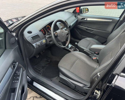 Черный Опель Астра, объемом двигателя 1.8 л и пробегом 223 тыс. км за 6300 $, фото 13 на Automoto.ua