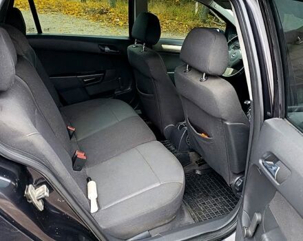 Черный Опель Астра, объемом двигателя 1.7 л и пробегом 300 тыс. км за 5250 $, фото 9 на Automoto.ua