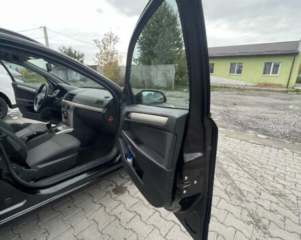 Черный Опель Астра, объемом двигателя 1.6 л и пробегом 281 тыс. км за 5200 $, фото 18 на Automoto.ua