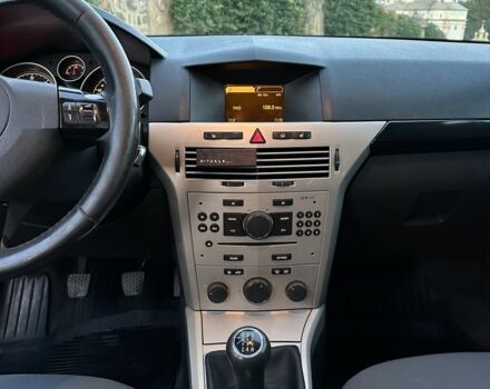 Черный Опель Астра, объемом двигателя 1.7 л и пробегом 280 тыс. км за 5600 $, фото 21 на Automoto.ua