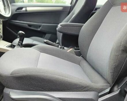 Черный Опель Астра, объемом двигателя 1.6 л и пробегом 209 тыс. км за 5850 $, фото 44 на Automoto.ua