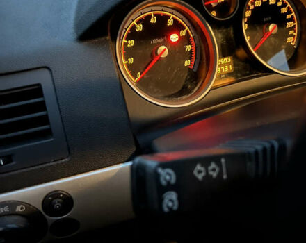 Опель Астра 2008 в Чернигове на Automoto.ua Черный Опель Астра, объемом двигателя 1.8 л и пробегом 243 тыс. км за 5300 $, фото 3 на Automoto.ua