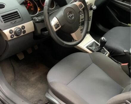 Черный Опель Астра, объемом двигателя 1.7 л и пробегом 244 тыс. км за 2500 $, фото 3 на Automoto.ua