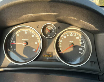 Черный Опель Астра, объемом двигателя 1.69 л и пробегом 270 тыс. км за 5500 $, фото 11 на Automoto.ua