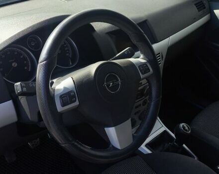 Черный Опель Астра, объемом двигателя 1.6 л и пробегом 226 тыс. км за 5900 $, фото 6 на Automoto.ua
