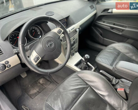 Чорний Опель Астра, об'ємом двигуна 1.6 л та пробігом 265 тис. км за 4700 $, фото 1 на Automoto.ua