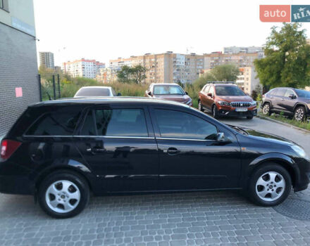 Черный Опель Астра, объемом двигателя 1.7 л и пробегом 253 тыс. км за 3950 $, фото 3 на Automoto.ua
