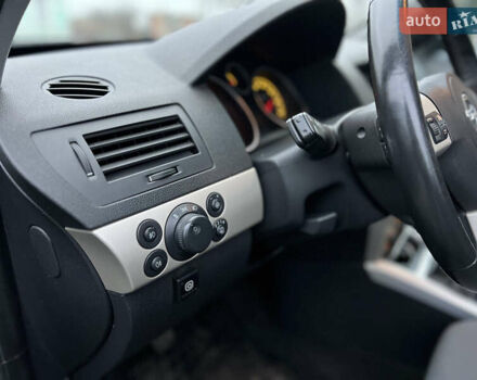 Черный Опель Астра, объемом двигателя 1.8 л и пробегом 209 тыс. км за 5600 $, фото 29 на Automoto.ua