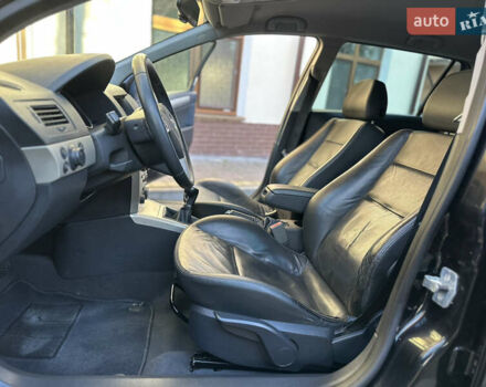 Черный Опель Астра, объемом двигателя 1.6 л и пробегом 180 тыс. км за 5499 $, фото 141 на Automoto.ua