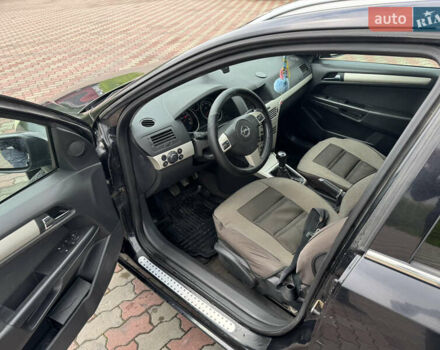 Черный Опель Астра, объемом двигателя 1.36 л и пробегом 213 тыс. км за 3900 $, фото 16 на Automoto.ua
