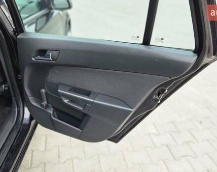 Черный Опель Астра, объемом двигателя 1.6 л и пробегом 209 тыс. км за 5850 $, фото 32 на Automoto.ua