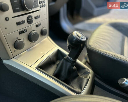 Черный Опель Астра, объемом двигателя 1.6 л и пробегом 180 тыс. км за 5499 $, фото 126 на Automoto.ua