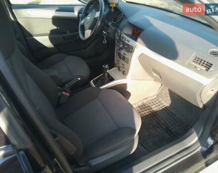 Черный Опель Астра, объемом двигателя 1.6 л и пробегом 220 тыс. км за 5950 $, фото 3 на Automoto.ua