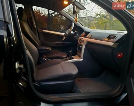 Черный Опель Астра, объемом двигателя 1.6 л и пробегом 327 тыс. км за 4400 $, фото 20 на Automoto.ua