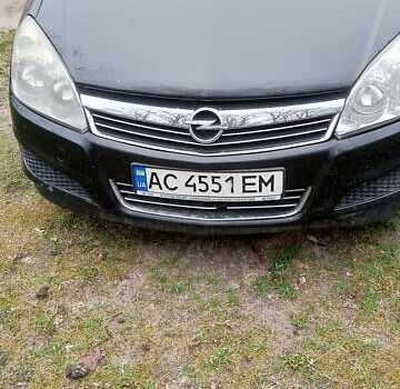 Черный Опель Астра, объемом двигателя 1.9 л и пробегом 320 тыс. км за 5600 $, фото 2 на Automoto.ua