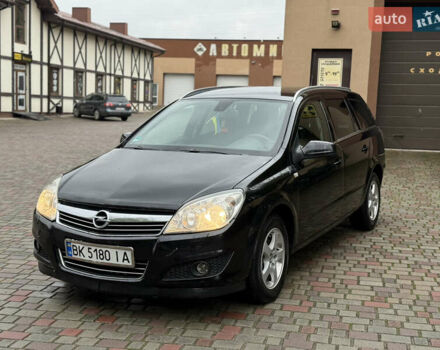 Опель Астра 2008 в Ровно на Automoto.ua Черный Опель Астра, объемом двигателя 1.7 л и пробегом 330 тыс. км за 4300 $, фото 1 на Automoto.ua