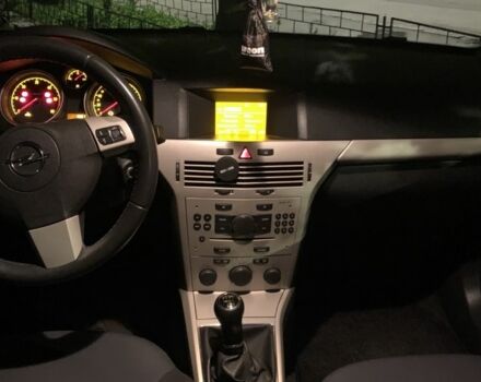 Черный Опель Астра, объемом двигателя 1.7 л и пробегом 244 тыс. км за 2500 $, фото 2 на Automoto.ua