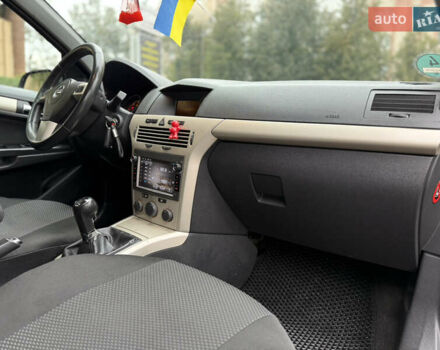 Опель Астра 2008 в Ровно на Automoto.ua Черный Опель Астра, объемом двигателя 1.7 л и пробегом 330 тыс. км за 4300 $, фото 48 на Automoto.ua