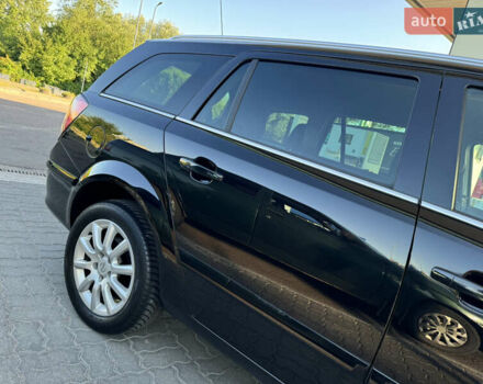 Черный Опель Астра, объемом двигателя 1.6 л и пробегом 196 тыс. км за 5700 $, фото 11 на Automoto.ua