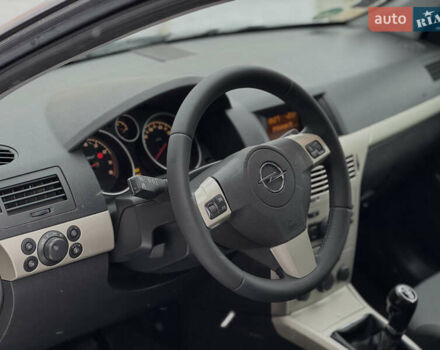 Чорний Опель Астра, об'ємом двигуна 1.6 л та пробігом 192 тис. км за 5600 $, фото 12 на Automoto.ua
