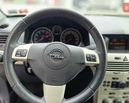 Черный Опель Астра, объемом двигателя 1.6 л и пробегом 209 тыс. км за 5850 $, фото 58 на Automoto.ua