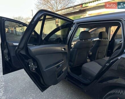 Черный Опель Астра, объемом двигателя 1.6 л и пробегом 220 тыс. км за 5900 $, фото 32 на Automoto.ua