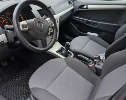 Чорний Опель Астра, об'ємом двигуна 1.6 л та пробігом 280 тис. км за 6100 $, фото 13 на Automoto.ua