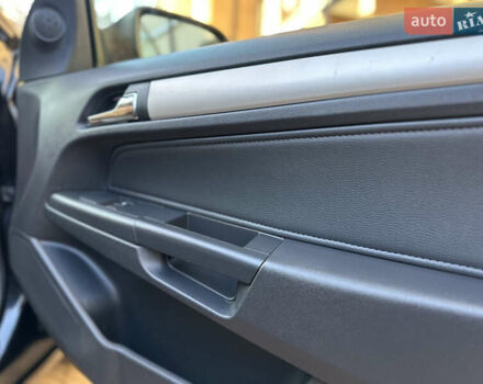 Черный Опель Астра, объемом двигателя 1.6 л и пробегом 180 тыс. км за 5499 $, фото 118 на Automoto.ua