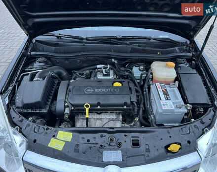 Чорний Опель Астра, об'ємом двигуна 1.6 л та пробігом 215 тис. км за 5500 $, фото 19 на Automoto.ua