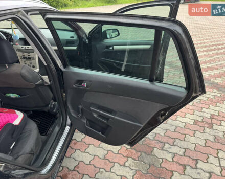 Черный Опель Астра, объемом двигателя 1.36 л и пробегом 213 тыс. км за 3900 $, фото 24 на Automoto.ua
