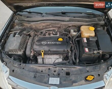 Черный Опель Астра, объемом двигателя 1.6 л и пробегом 327 тыс. км за 4400 $, фото 19 на Automoto.ua