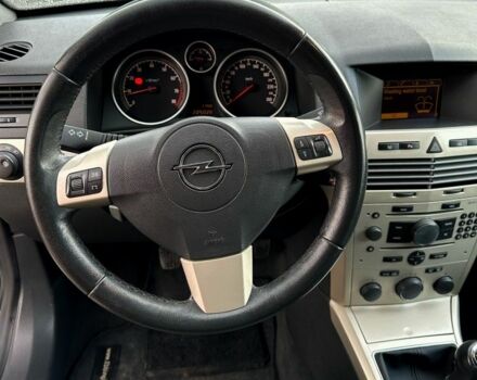 Черный Опель Астра, объемом двигателя 1.8 л и пробегом 225 тыс. км за 5800 $, фото 10 на Automoto.ua