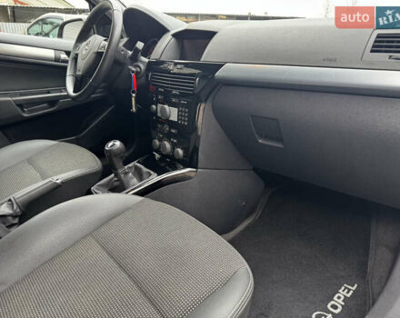 Чорний Опель Астра, об'ємом двигуна 1.6 л та пробігом 239 тис. км за 5999 $, фото 37 на Automoto.ua