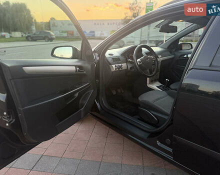 Черный Опель Астра, объемом двигателя 1.69 л и пробегом 260 тыс. км за 5550 $, фото 24 на Automoto.ua