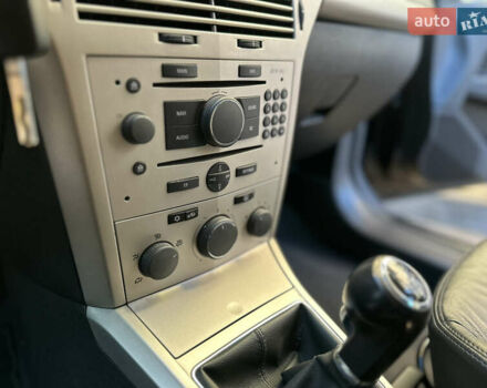 Черный Опель Астра, объемом двигателя 1.6 л и пробегом 180 тыс. км за 5499 $, фото 135 на Automoto.ua