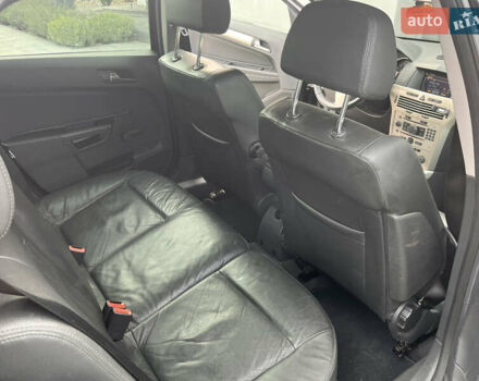 Чорний Опель Астра, об'ємом двигуна 1.6 л та пробігом 265 тис. км за 4700 $, фото 14 на Automoto.ua